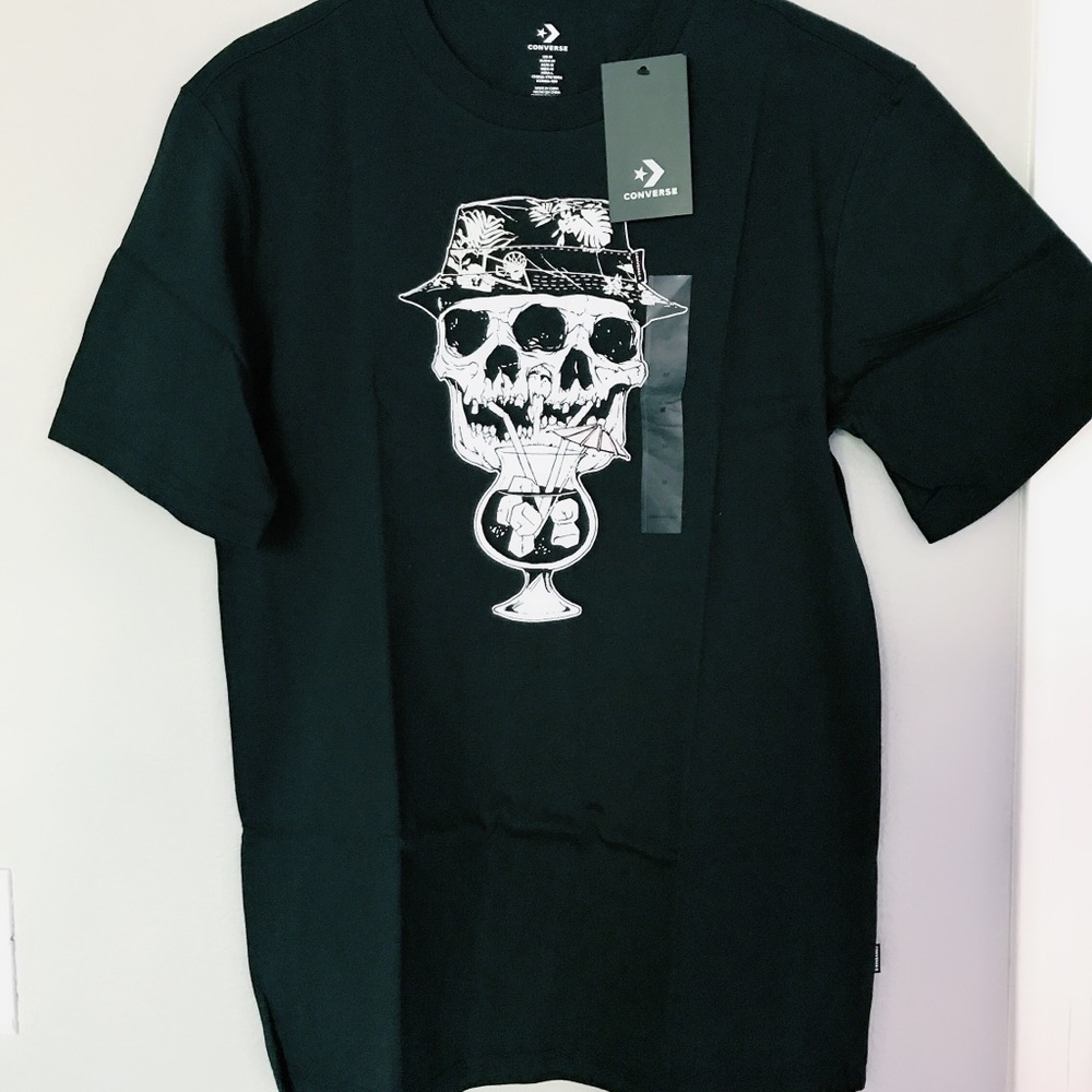 converse men short sleeve t shirts size M